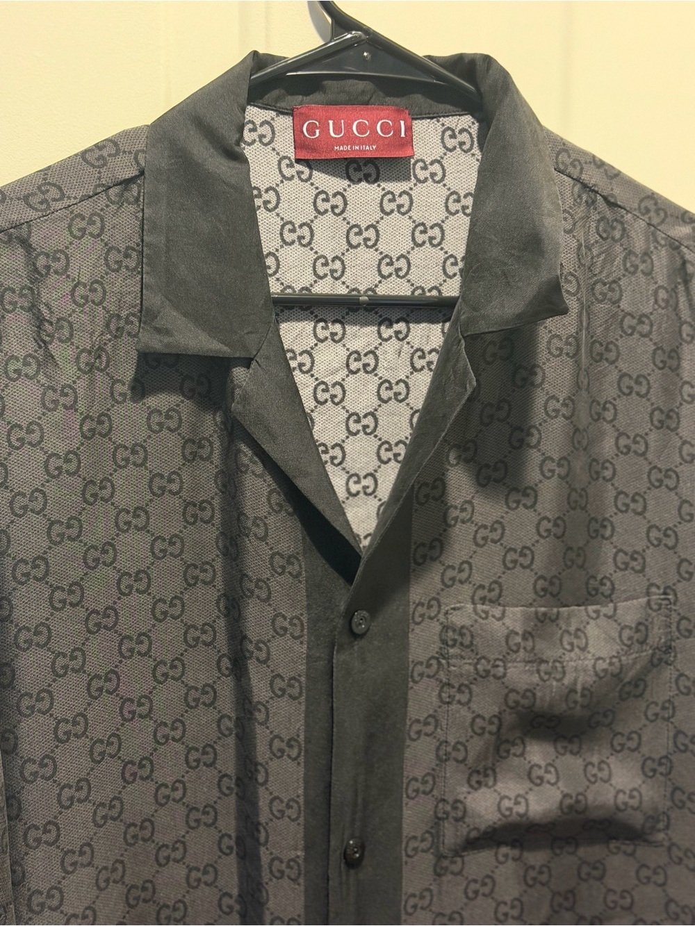 Gucci Gray and Black Short-Sleeve Monogram Matching Shirt and Short Set - Picture 2 of 13